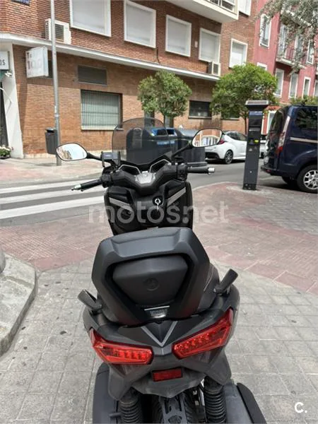 Yamaha XMAX 250 – Vista 10
