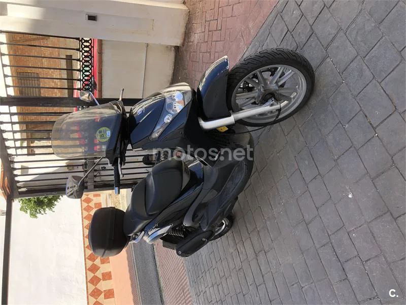 Piaggio Beverly 250 – Vista 2