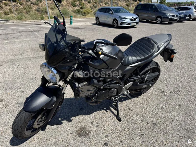 Suzuki SV 650 – Vista 8