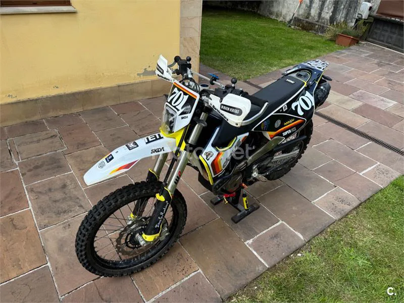 Husqvarna 701 Enduro – Vista 8