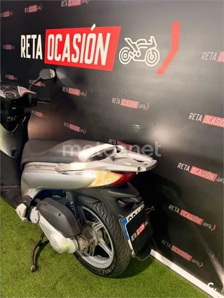 Honda SH 125i – Vista 4