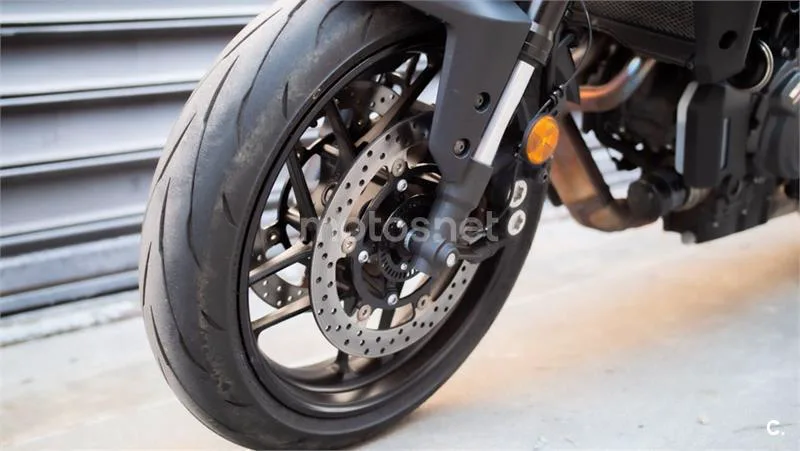 Yamaha MT-07 – Vista 15