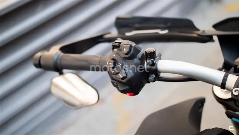 Yamaha MT-07 – Vista 7