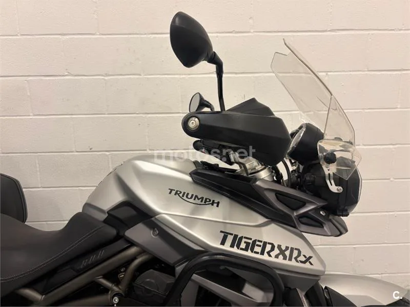 Triumph Tiger 800 XR – Vista 15