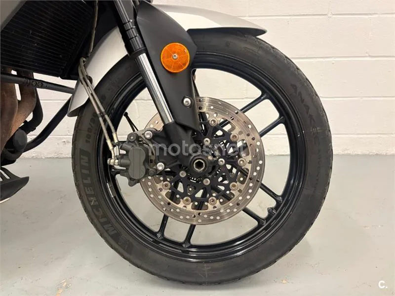 Triumph Tiger 800 XR – Vista 10