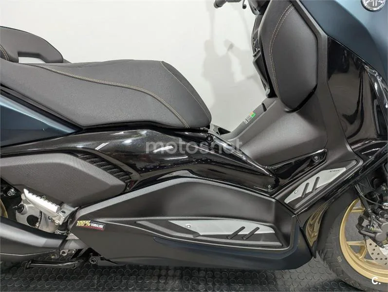 Yamaha XMAX 300 – Vista 7