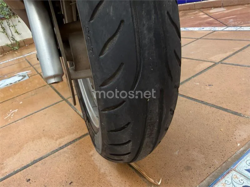 Suzuki Burgman 125 – Vista 12