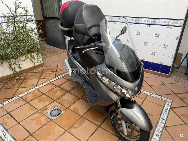 Suzuki Burgman 125 – Vista 13