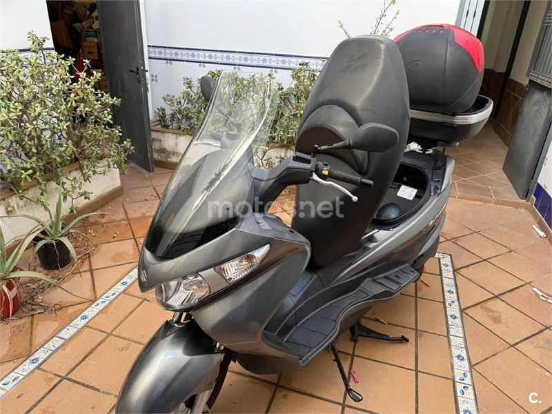 Suzuki Burgman 125 – Vista 15