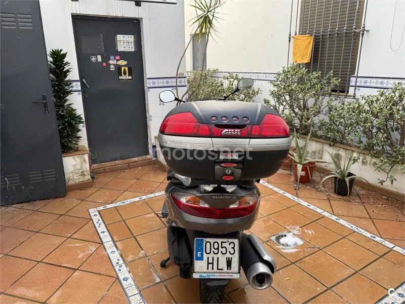Suzuki Burgman 125 – Vista 4