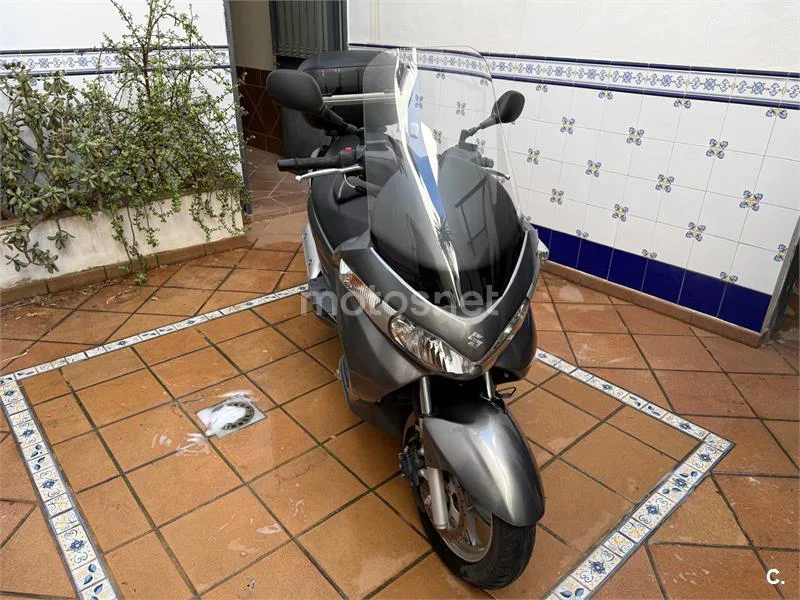 Suzuki Burgman 125 – Vista 7