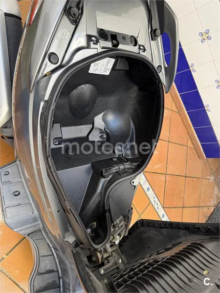 Suzuki Burgman 125 – Vista 8