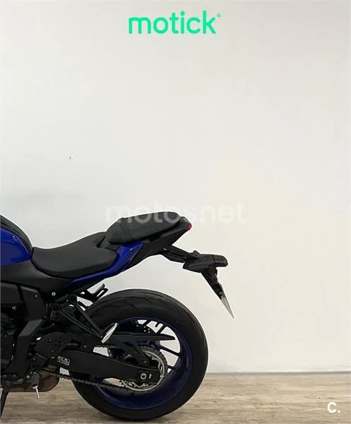 Yamaha MT-07 – Vista 7