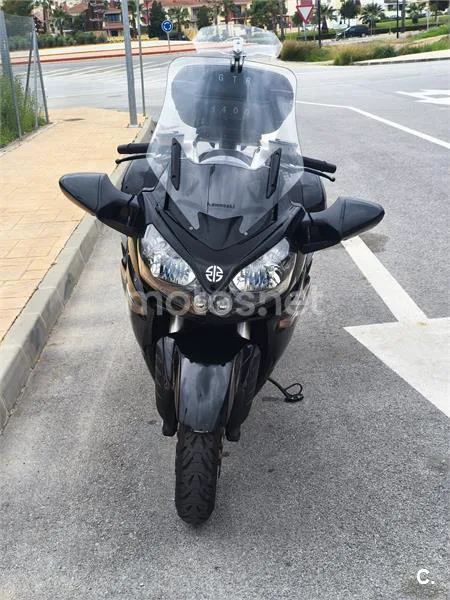 Kawasaki 1400GTR – Vista 6