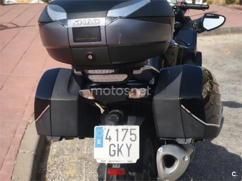 Kawasaki 1400GTR - Vista 8