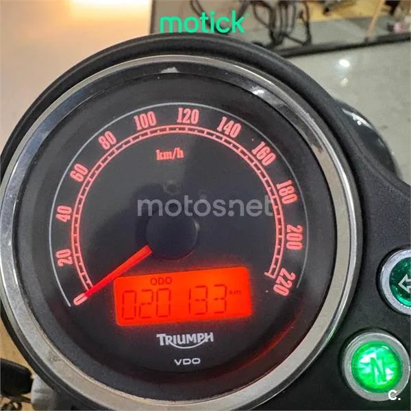 Triumph Bonneville 900 – Vista 4