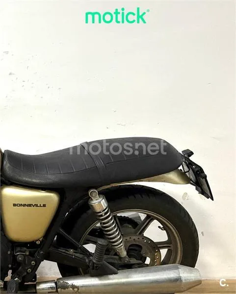 Triumph Bonneville 900 – Vista 7
