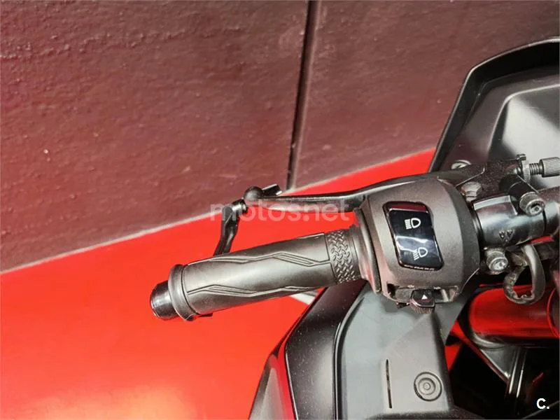 Yamaha R125 – Vista 8