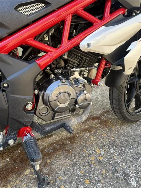 Benelli BN 125 – Vista 2