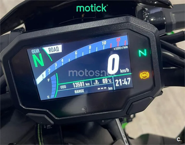 Kawasaki Z900 – Vista 4