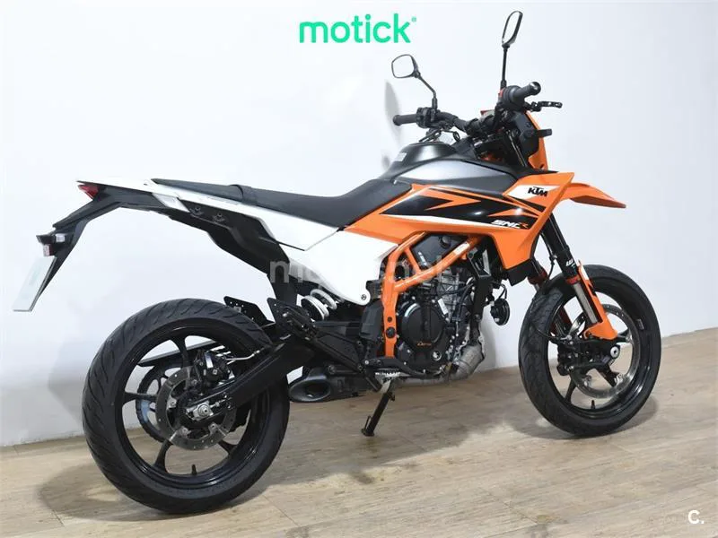 KTM 125 SMC R – Vista 10