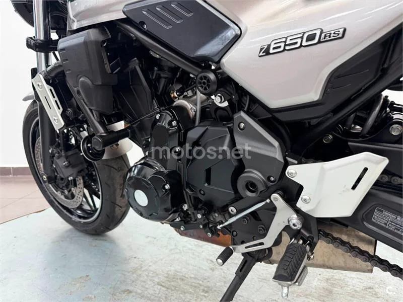 Kawasaki Z650 – Vista 12