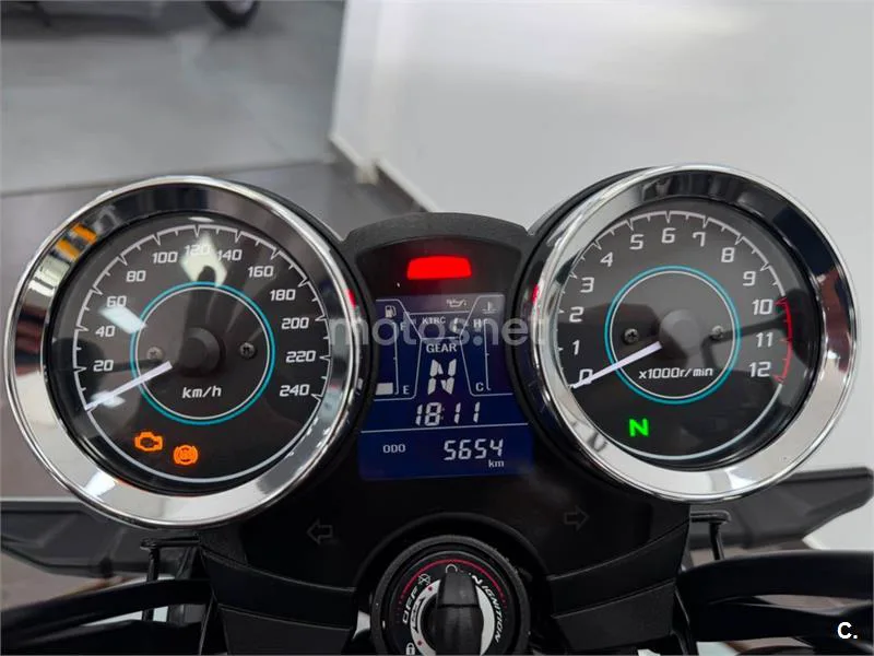 Kawasaki Z650 – Vista 13