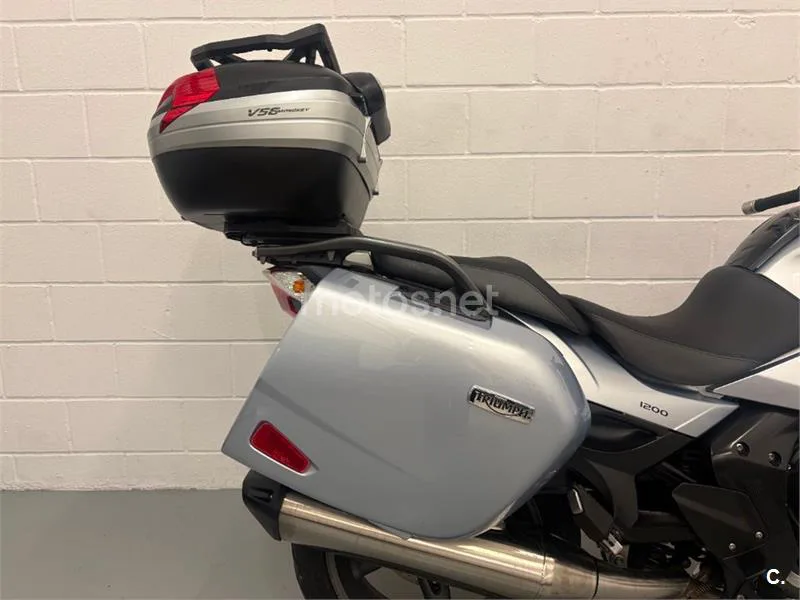 Triumph Trophy 1200 – Vista 11