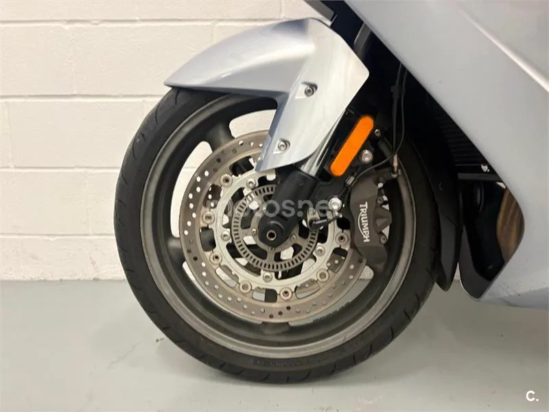 Triumph Trophy 1200 – Vista 20