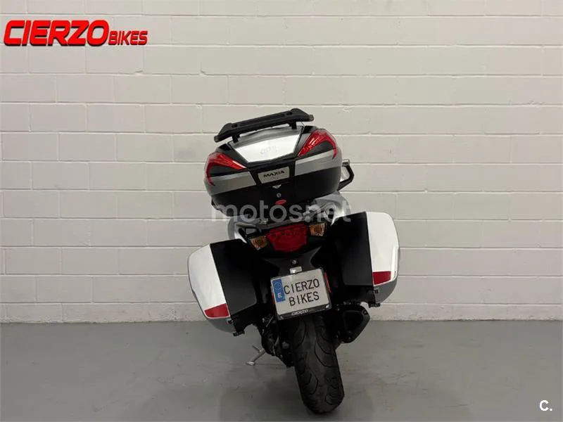 Triumph Trophy 1200 – Vista 3
