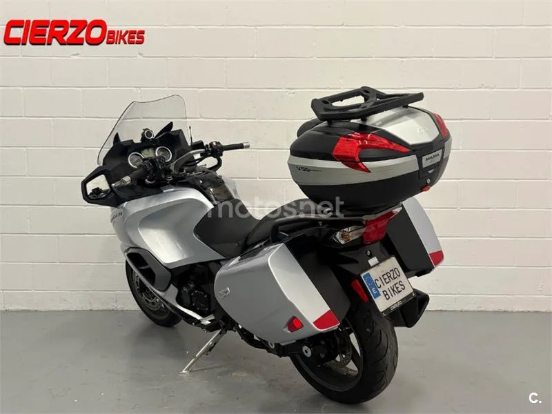 Triumph Trophy 1200 – Vista 4