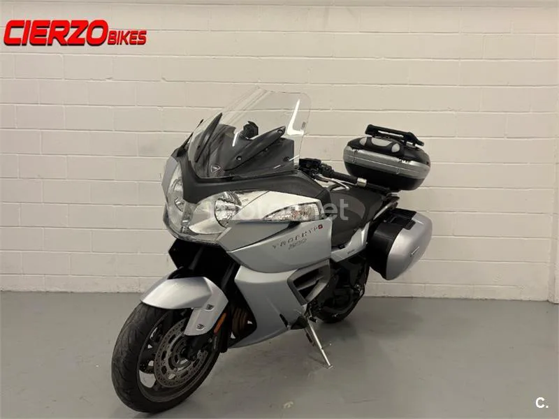 Triumph Trophy 1200 – Vista 6