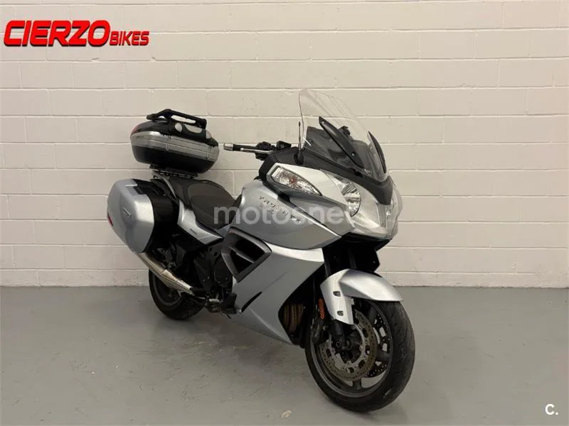 Triumph Trophy 1200 – Vista 8