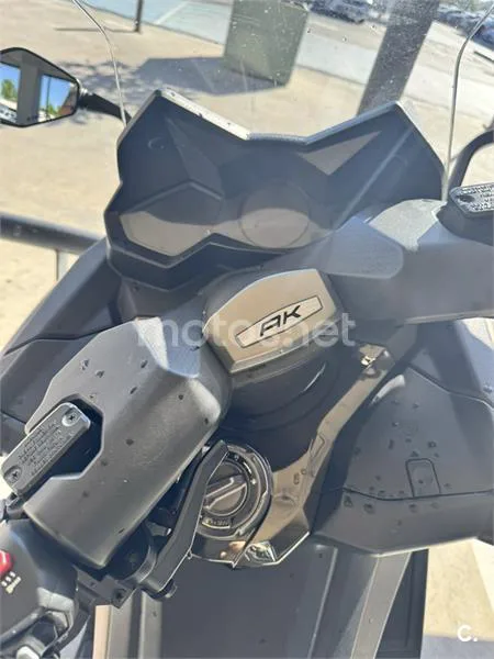 Kymco AK 550 – Vista 3