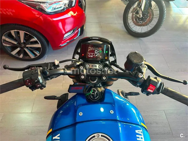 Yamaha XSR 900 – Vista 7