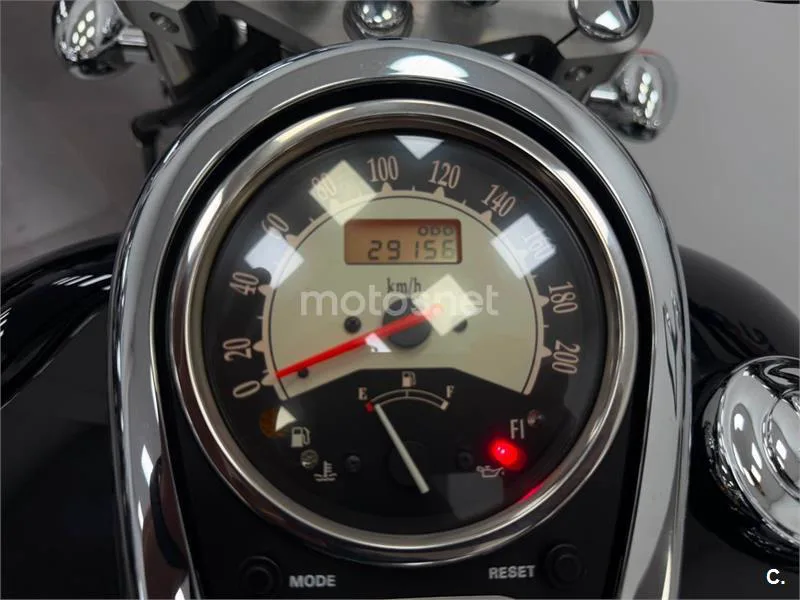 Kawasaki VN 900 Classic – Vista 13