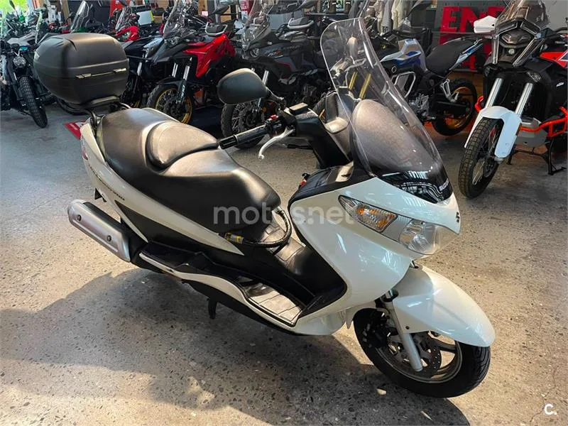 Suzuki Burgman 200 – Vista 3