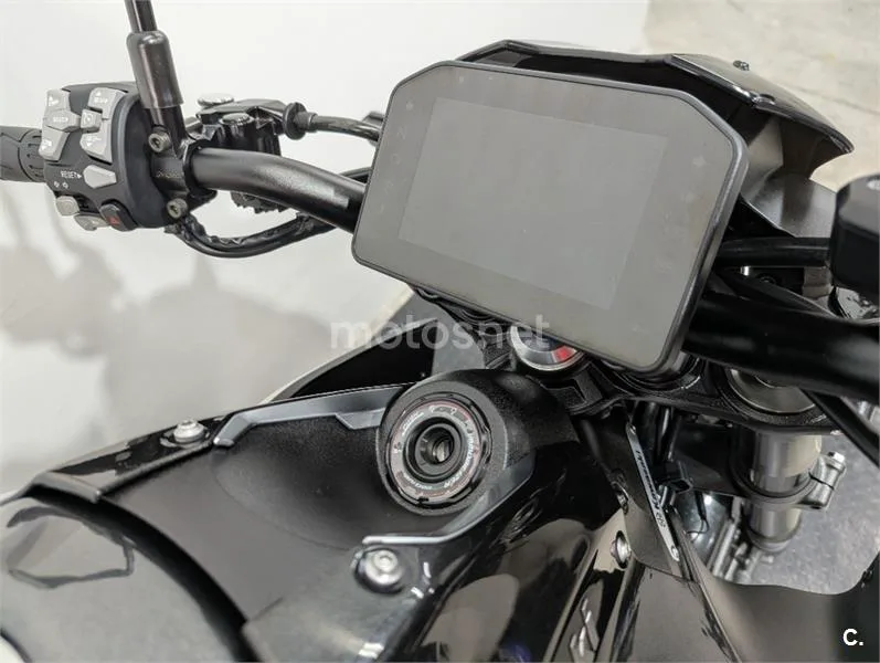 Kawasaki Z900 – Vista 11