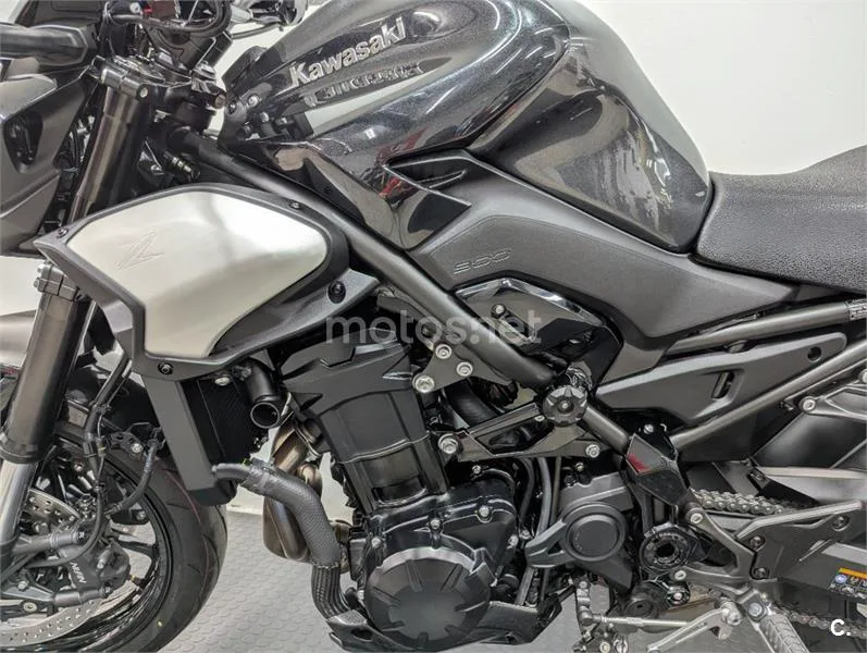 Kawasaki Z900 – Vista 3