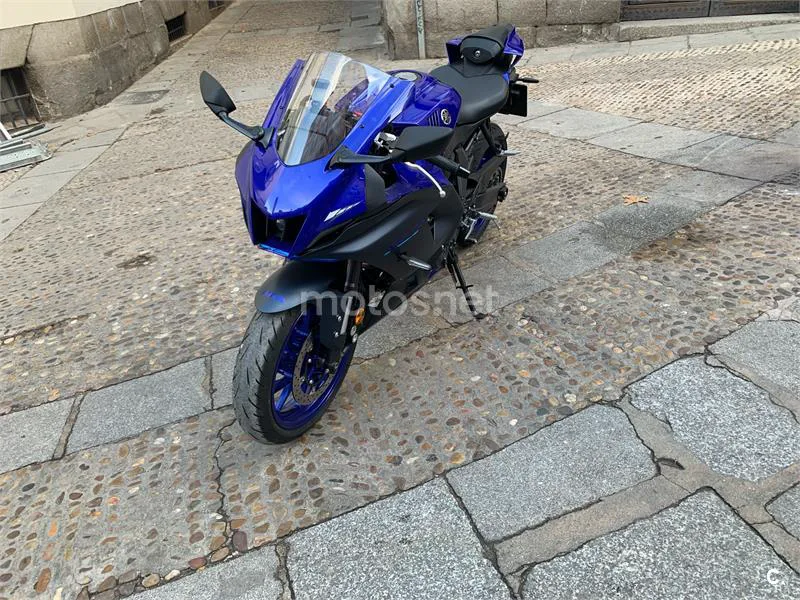 Yamaha R7 – Vista 4