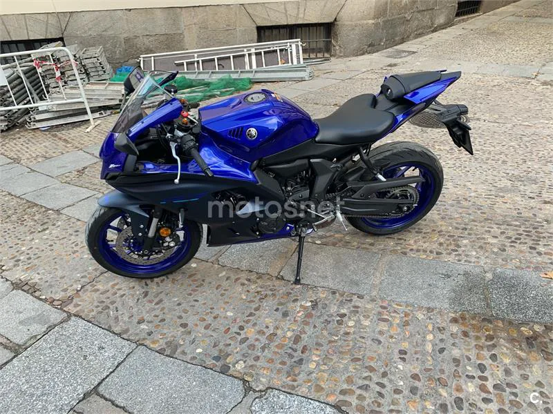 Yamaha R7 – Vista 6