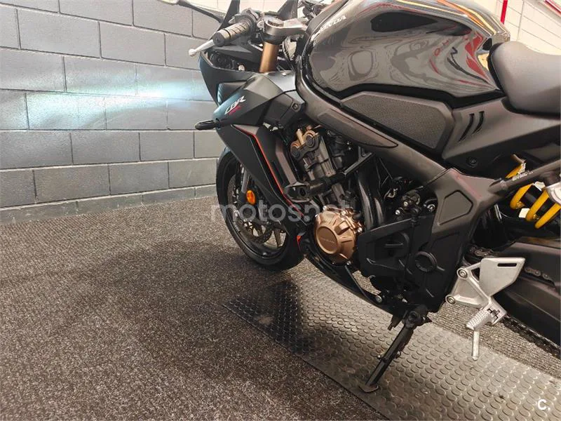 Honda CB 650 R – Vista 15