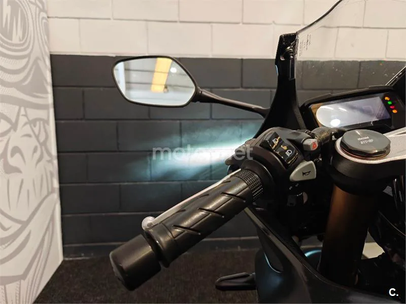 Honda CB 650 R – Vista 10