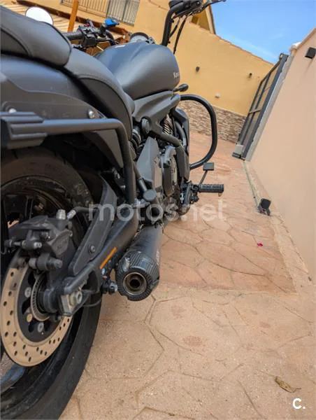 Kawasaki Vulcan S – Vista 4