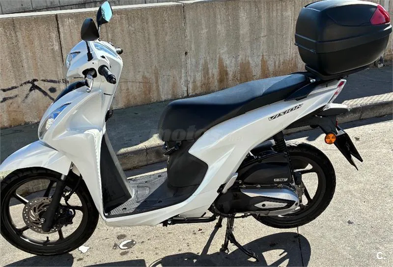 Honda Vision 110 – Vista 2