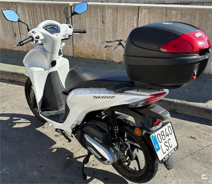 Honda Vision 110 – Vista 3