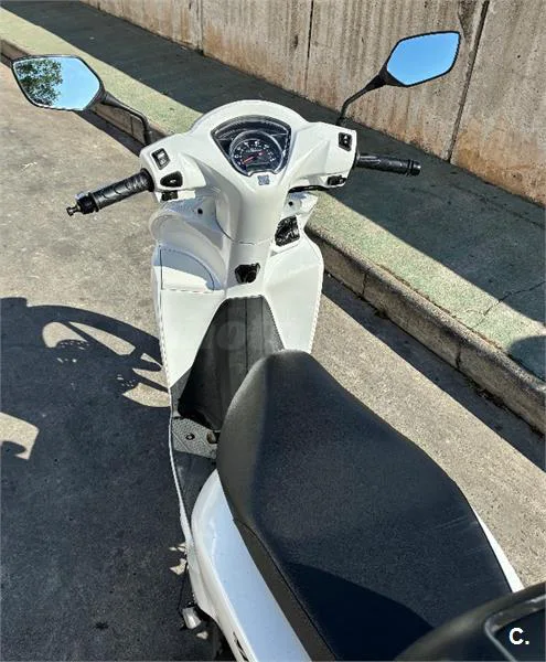 Honda Vision 110 – Vista 5