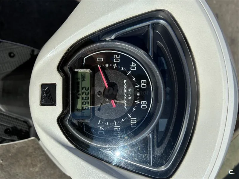 Honda Vision 110 – Vista 6