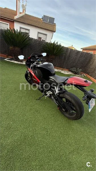 Honda CBR 1000 RR Fireblade – Vista 3