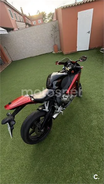 Honda CBR 1000 RR Fireblade – Vista 5